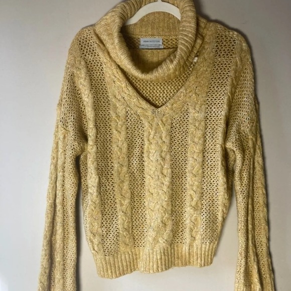 Urban Outfitters Choker V cutout cowl neck sweater - Picture 2 of 5